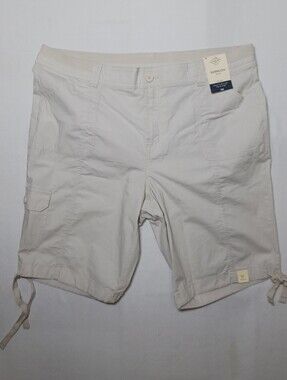 St. John's Bay Womens Mid Rise Bermuda Short Size 16 Moonbeam NWT 11" Inseam